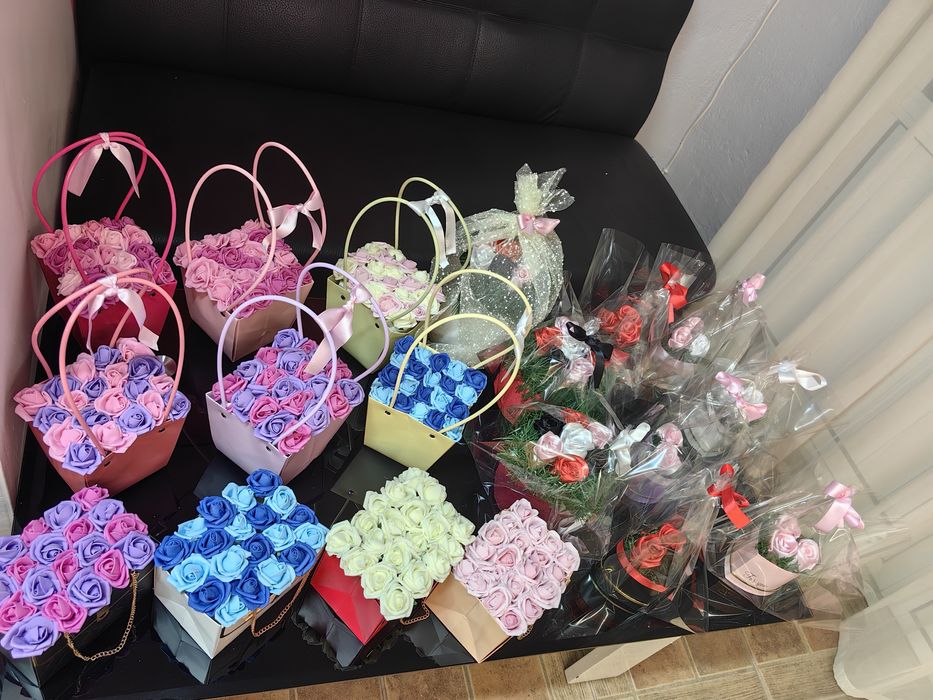 Кошнички и чантички с фоамени рози