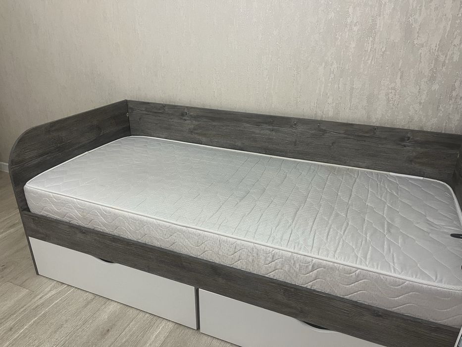 Диван, кровать, стол