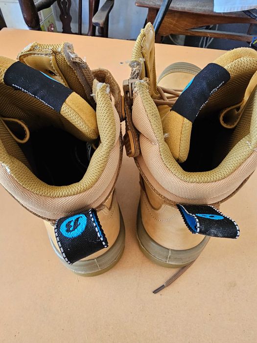 Туристически обувки 48 номер