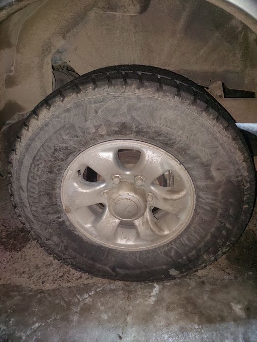265/70/15 продам диски с резиной