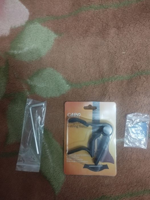 Акустическая гитара