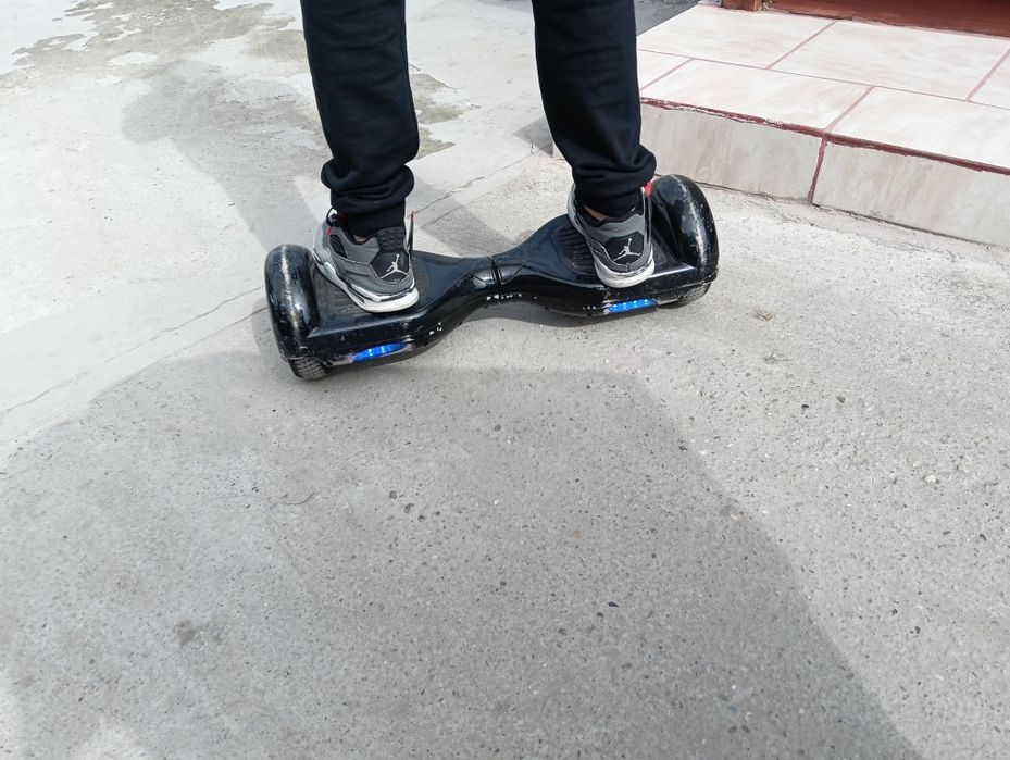 Vând Hoverbord in stare foarte buna