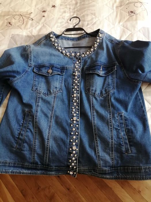 Продавам ефектни пролетни якета