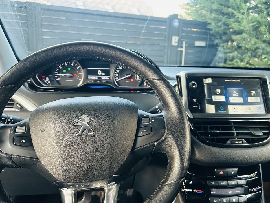 Peugeot  ~ 208 ~ 1.2VTI ~ Adus recent