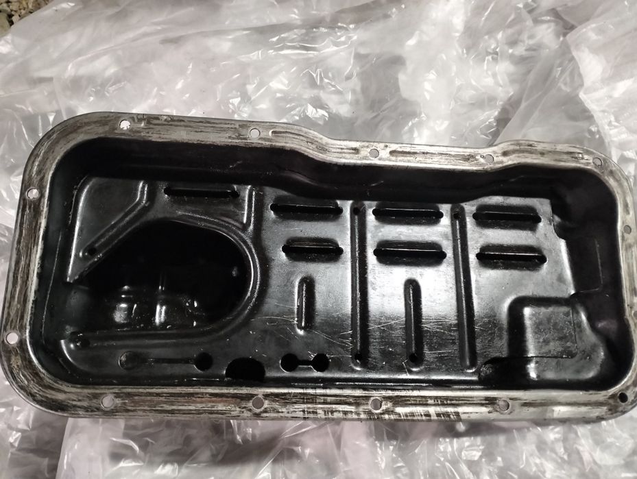 Продам поддон картера на Ниссан.