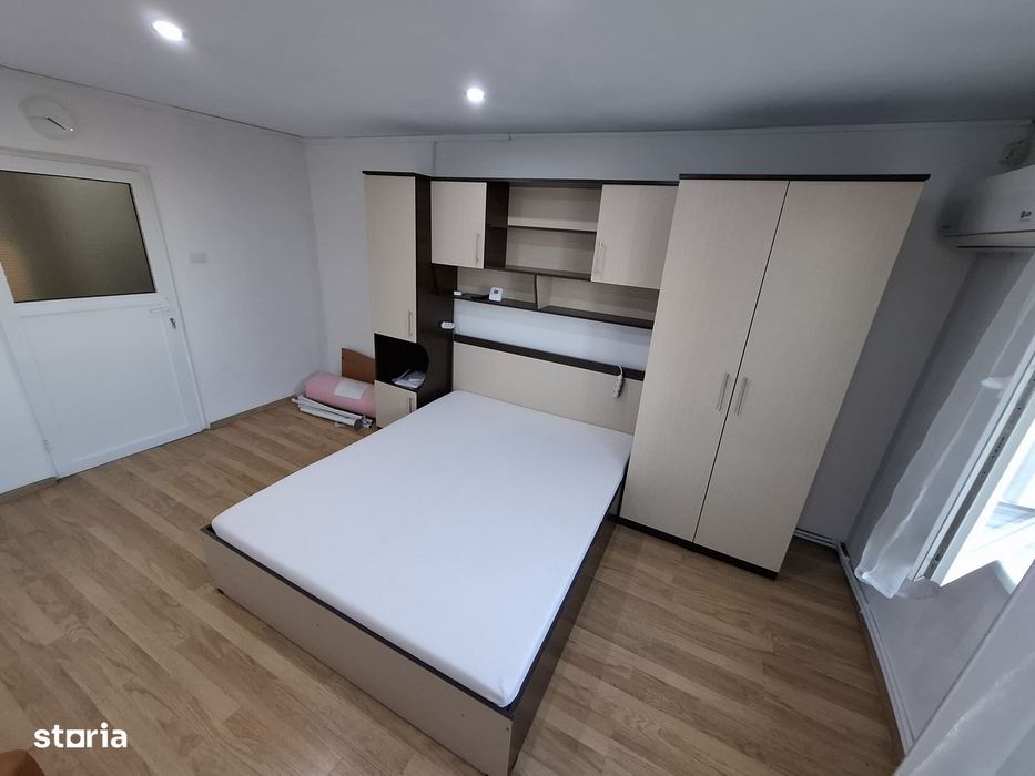 Garsonieră renovată zona Far