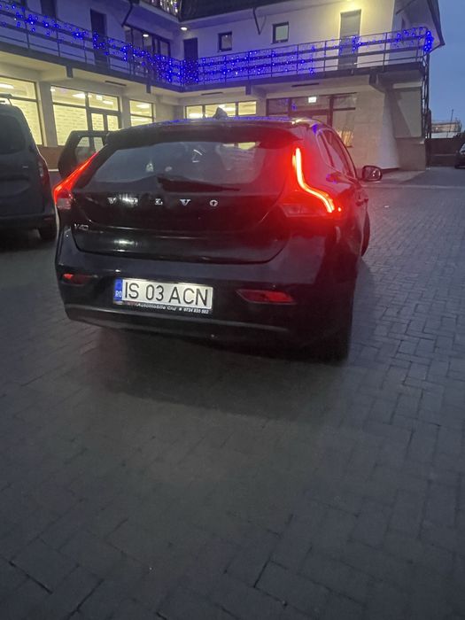 Volvo v40 anul 2013 negociabil