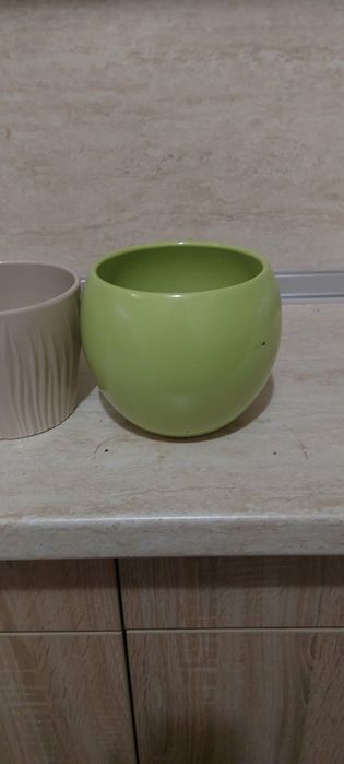Продавам кашпи за цветя