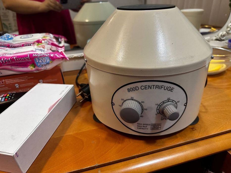 Продаётся мебель из Салона и косметологические аппараты