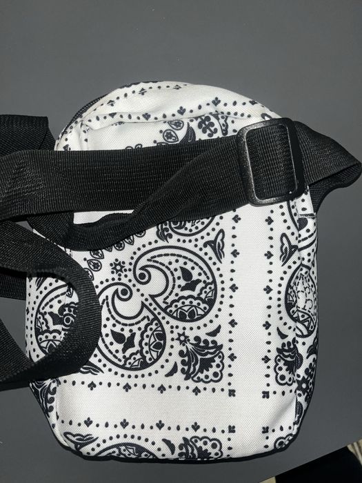 Продам барсетку carhartt