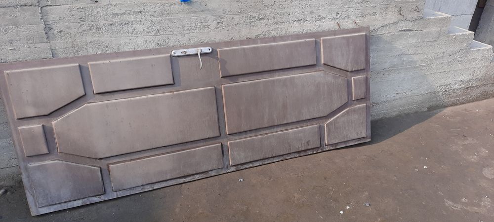 Дарвоза сотилади