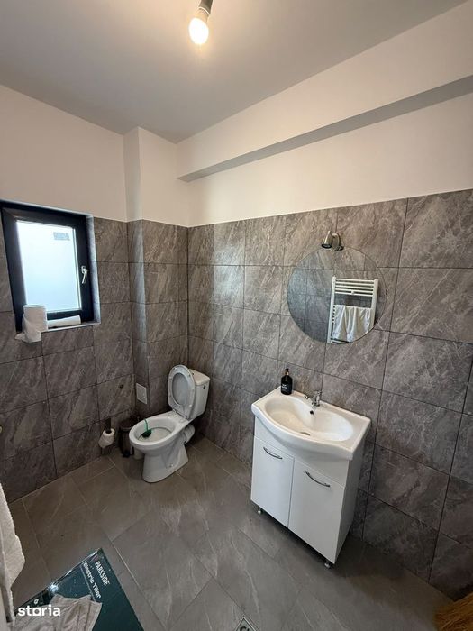 Casă de vânzare cu 3 camere și mansardă, toate utilitatile.