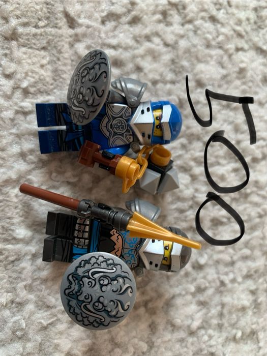 Продам фигурки лего