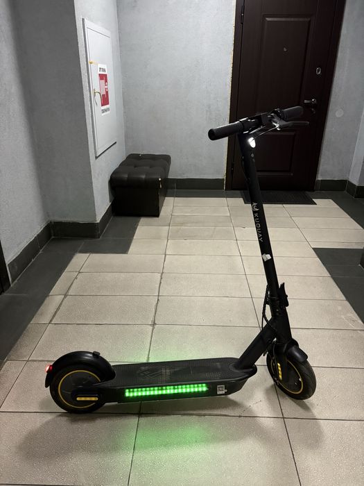 Продам самокат Kugowey
