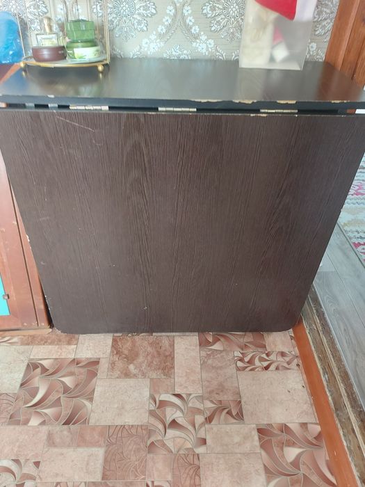 Продам раскладной стол б/у за 25000тг.