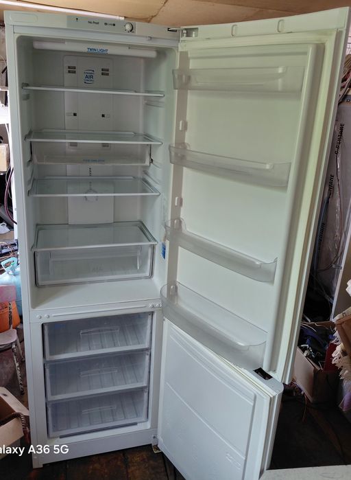 Продам холодильник INDESIT