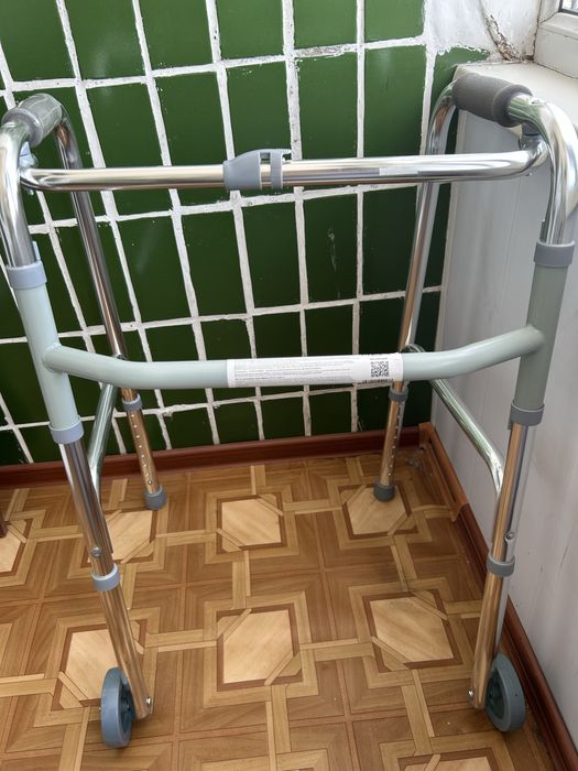 Продам Ходунок б/у