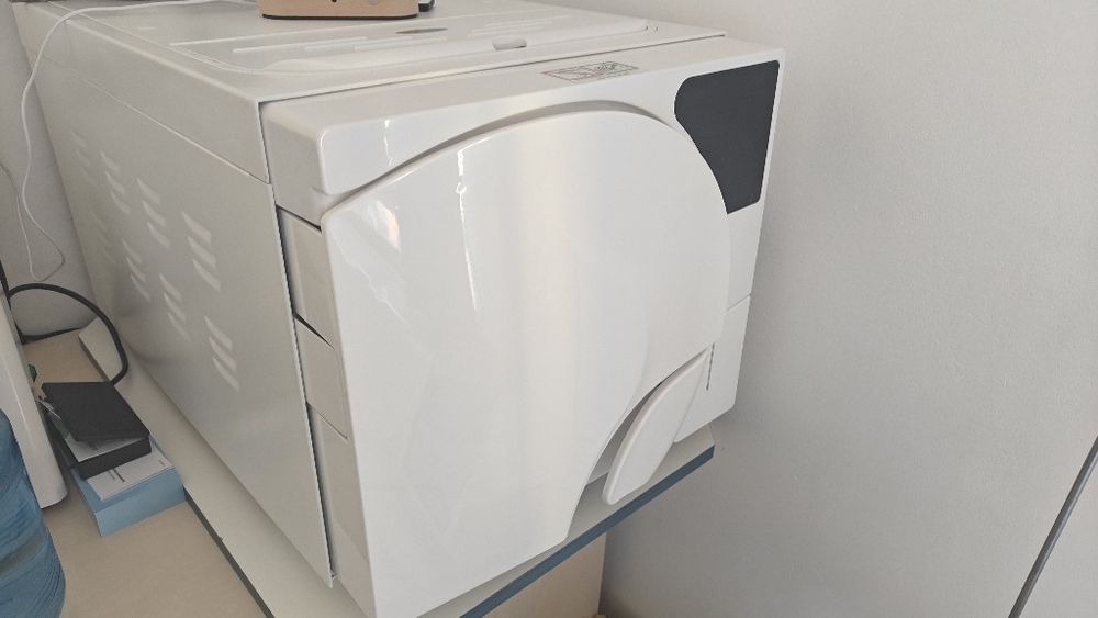 Vând Autoclav Woson clasa B 23 litri