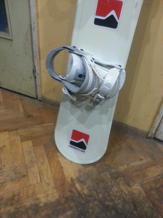 Сноуборд със автоматите . Размер 141 см.