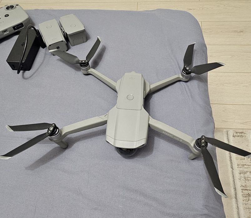 Дрон DJI Mavic Air 2 Fly More Combo