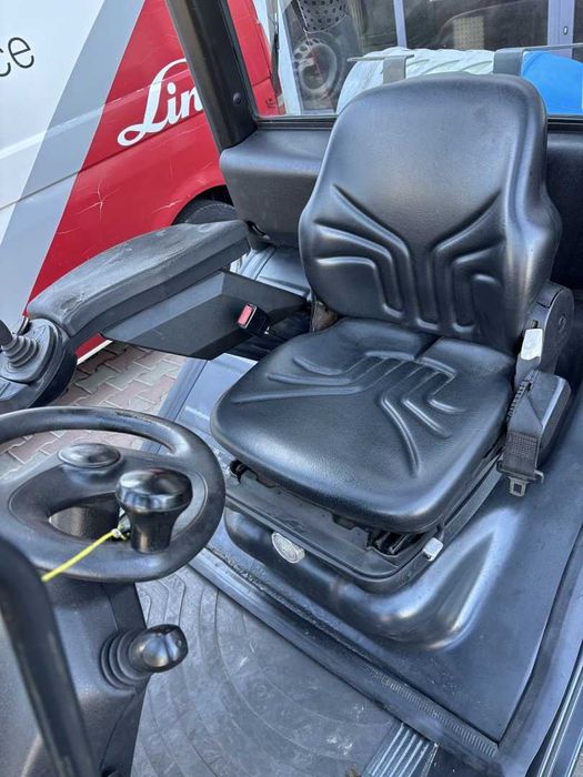 Stivuitor - Motostivuitor Linde H25T-01 TRIPLEX An fabricație: 12/2009
