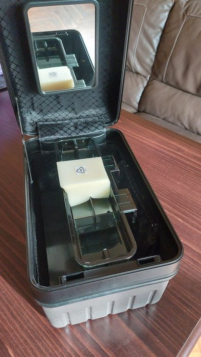 Продавам куфарче за козметика на Zepter