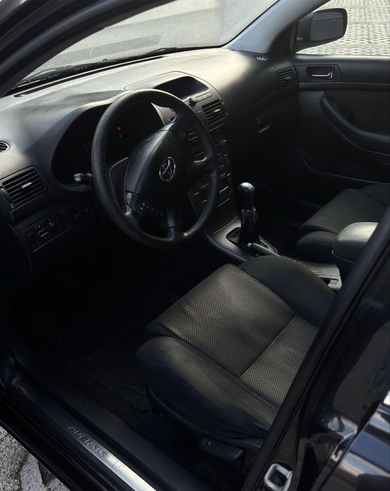 Toyota Avensis D-4D 2003