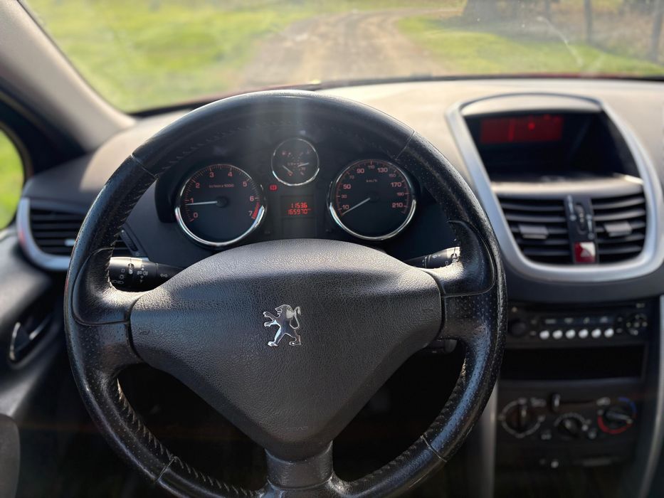 Peugeot 207 1.4 benzina