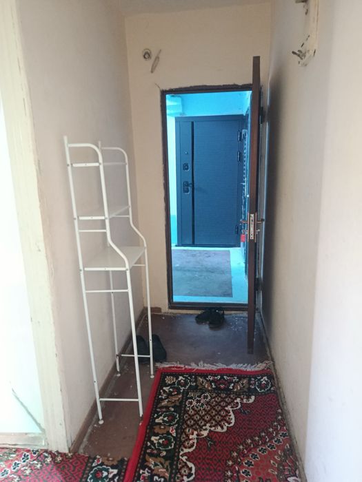 4 каватли домнинг 3 каватида 2 хонали квартира ижарага берилади