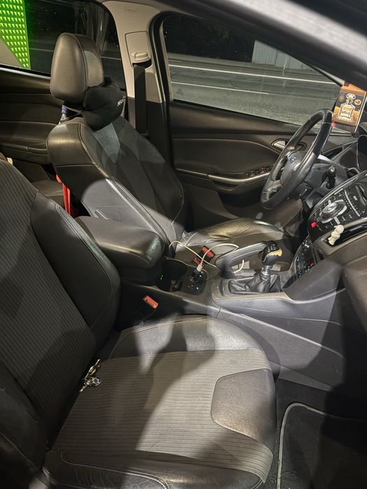 Vând Ford Focus 2011 1.6 eco boost