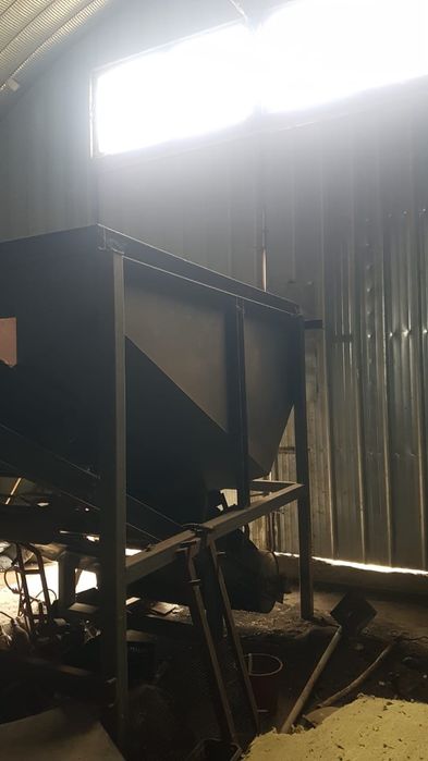 Конвейер ленточный. Бункера.