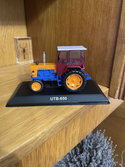 Machetă tractor UTB-650 scara 1/43