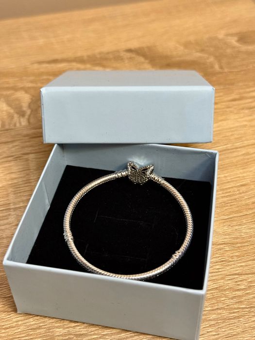 Сребърни гривни Pandora