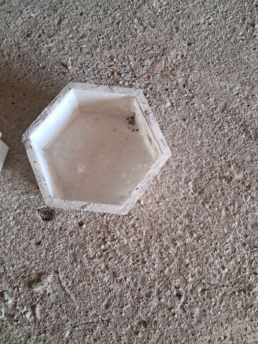 Калъпи/форми за тротоарни плочки и бордюри