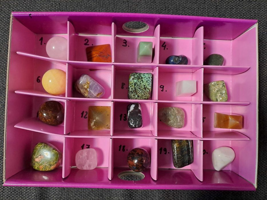 Cristale si pietre (rune) din colectia DeAgostini