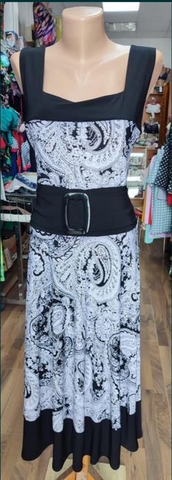 Vând lot rochii de ocazie, 23 bucăți