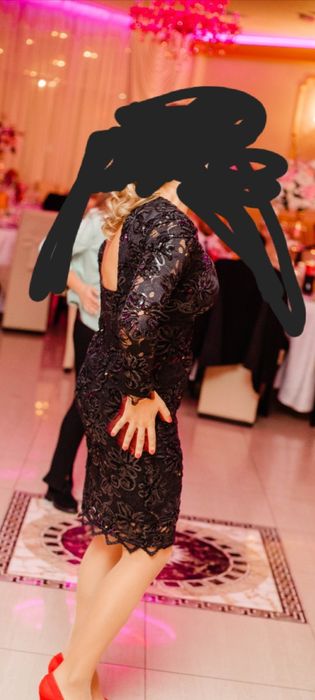 Rochie din dantela și paiete negre