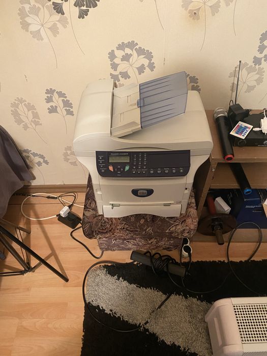 Продавам принтер скенер копир много запазен
