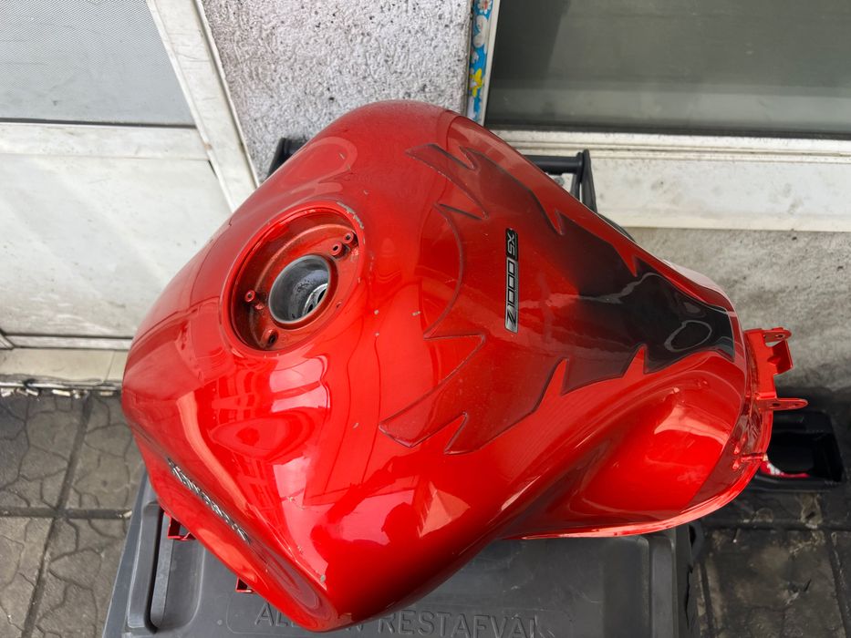 Резервоар за Kawasaki Z1000SX