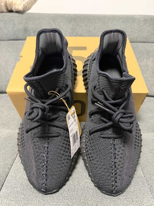 Yeezy Boost 350v2 Onyx