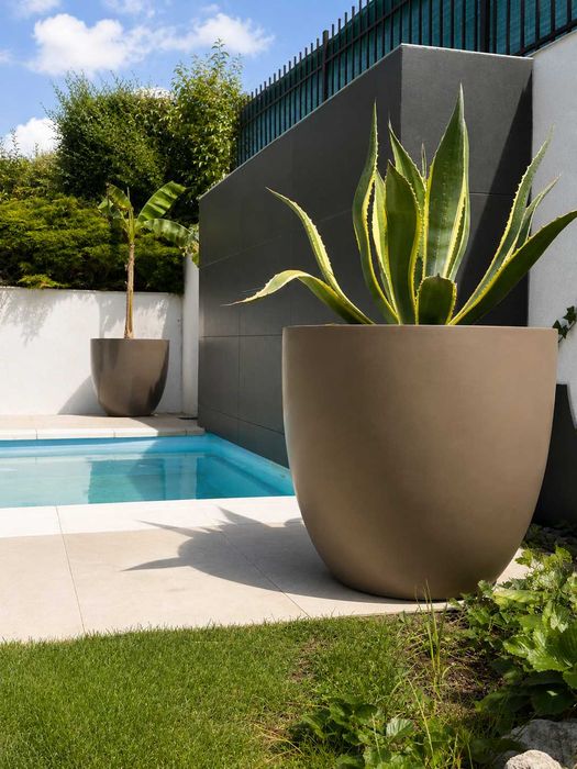 Ghivece si jardiniere premium din fibra de sticla - 60x60 si 80x80, culoare customizabila