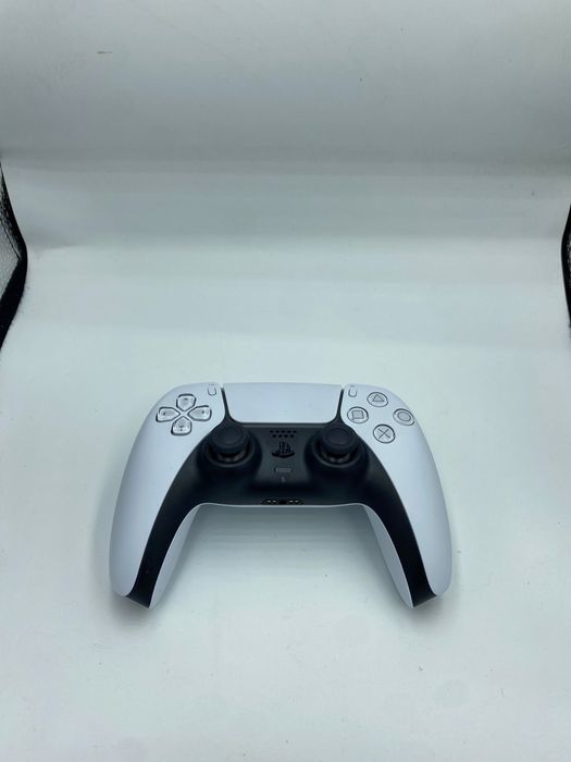 Vând controller DualSense PlayStation 5 – stare ca nou!