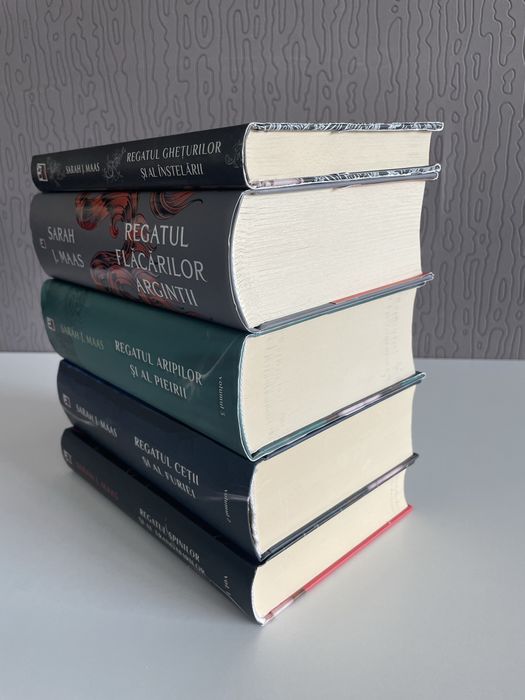 Seria acotar regatul spinilor si al trandafirilor sarah j maas