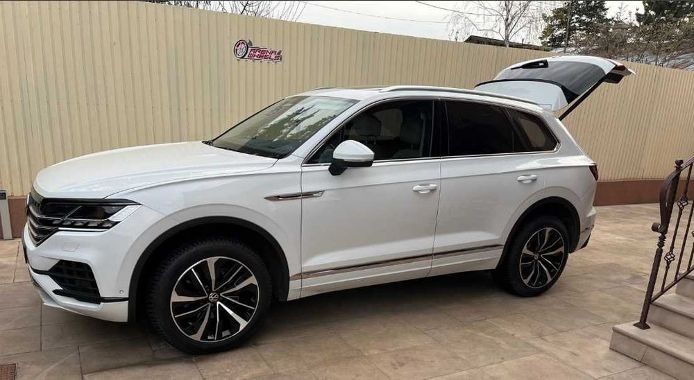 Jante Noi 20 inch Originale VW Touareg 3 CR R20 Negru Diamond Cut