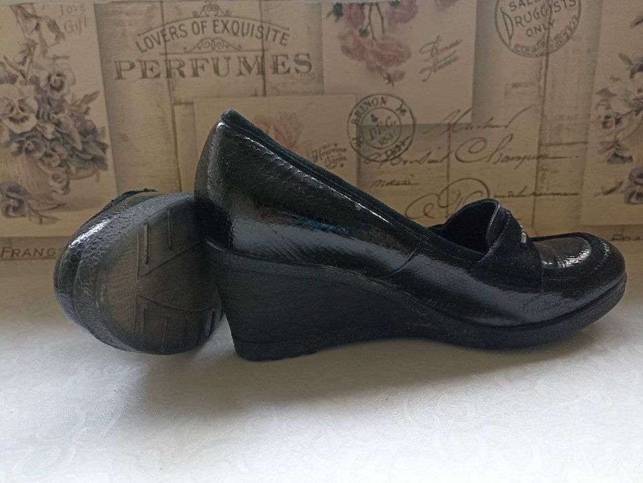 Производство Италия. 100% натуральная кожа. Туфли, ботильоны на 36 р.