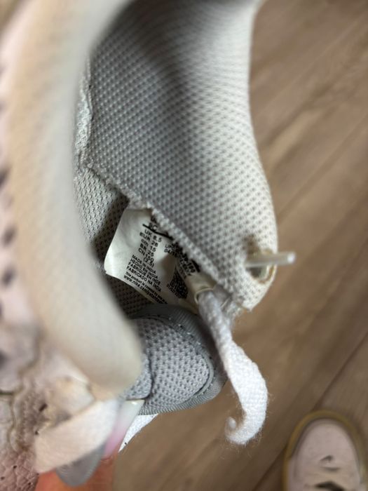 Adidași unisex mărimea 26