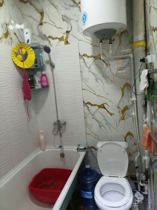 1 xonali uy sotiladi. Srochniy