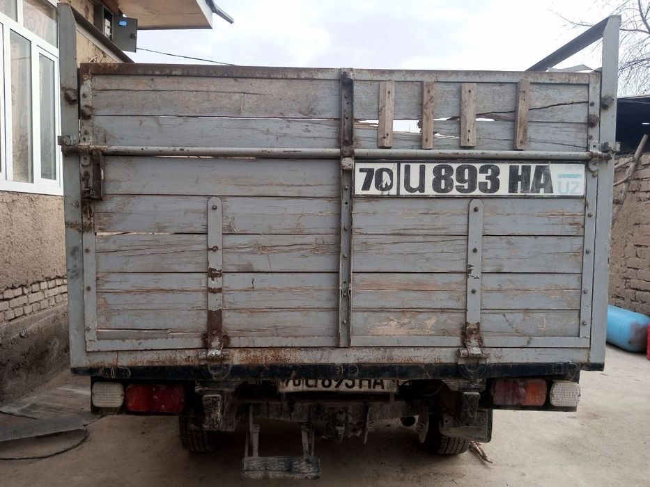 Uvaz sotiladi srochni