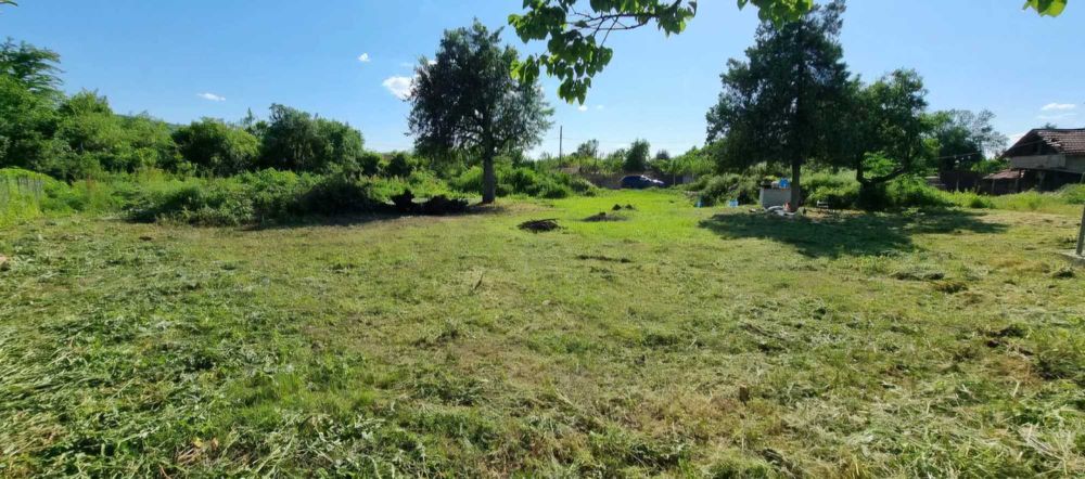 Парцел в село Първомайци