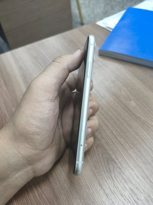 Iphone 11  , в среднем состоянии